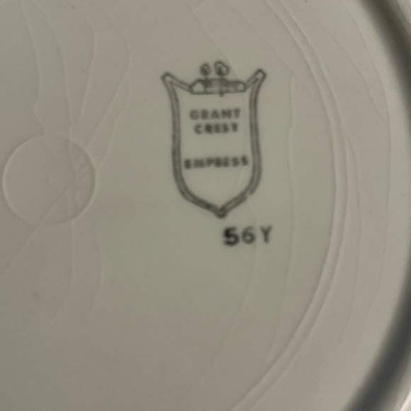 Mid Century, Grant Crest Empress - Picture 2 of 2